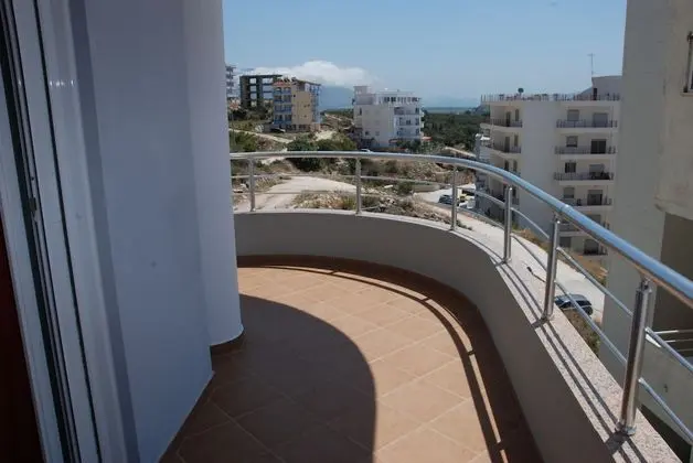Üç Kişilik Oda, Deniz Manzaralı