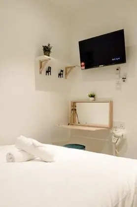 Tek Büyük Yataklı Oda, Penceresiz