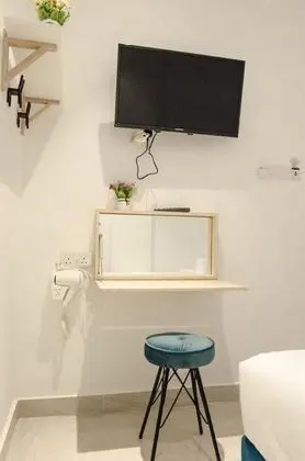 Tek Büyük Yataklı Oda, Penceresiz