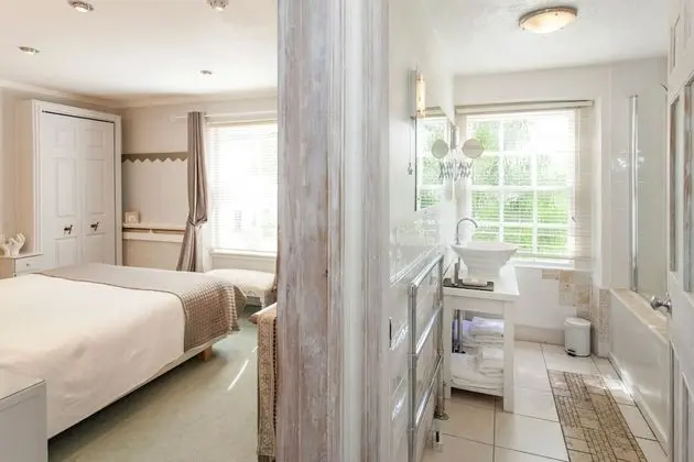 Superior Tek Büyük Yataklı Oda, Banyolu/Duşlu, Bahçe Manzaralı (Room 4)
