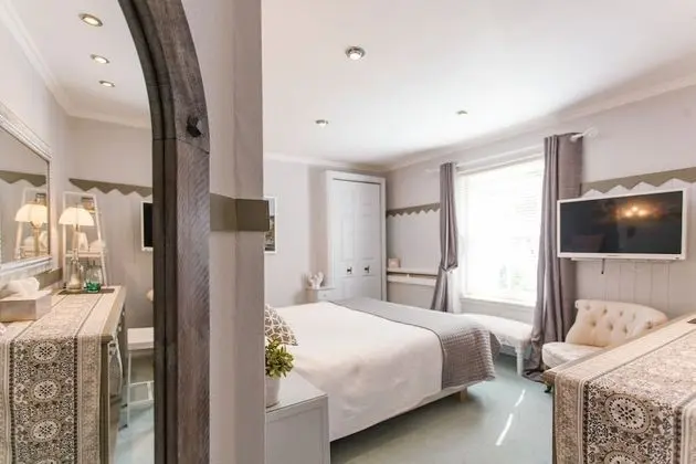 Superior Tek Büyük Yataklı Oda, Banyolu/Duşlu, Bahçe Manzaralı (Room 4)