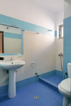 Dört Kişilik Oda, Deniz Manzaralı