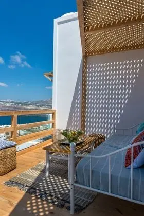Gold Suite Private Outdoor Hot Tub and Panoramic Caldera View