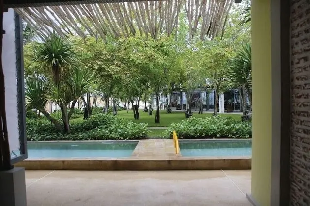 Deluxe Suite Pool Access