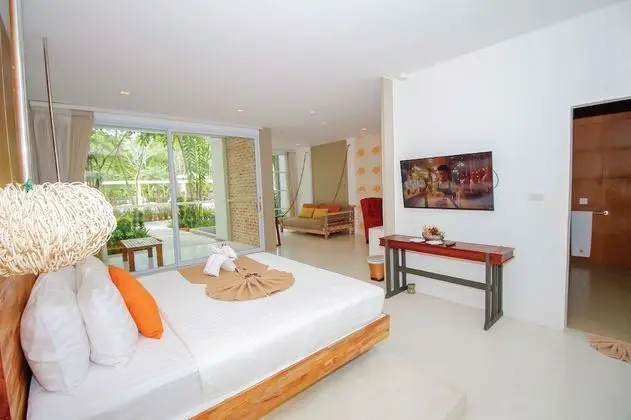 Pool View Suite