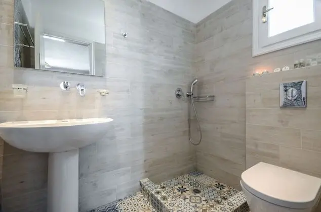 Studio for 3 people