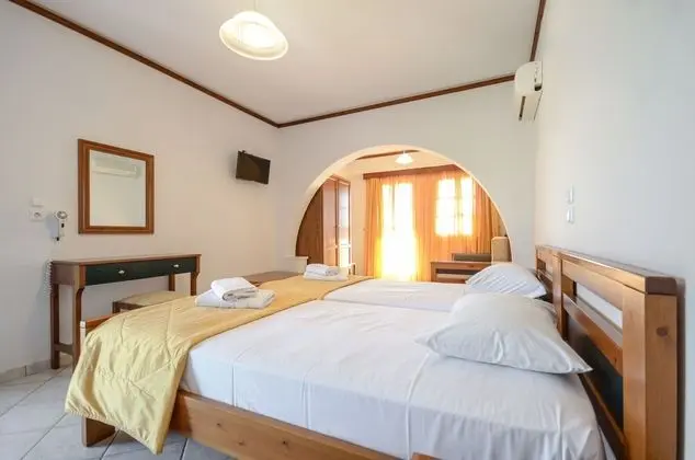 Studio for 3 people
