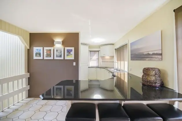 Ev (4 Bedrooms)