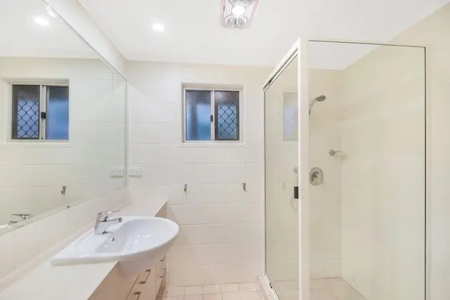 Ev (4 Bedrooms)