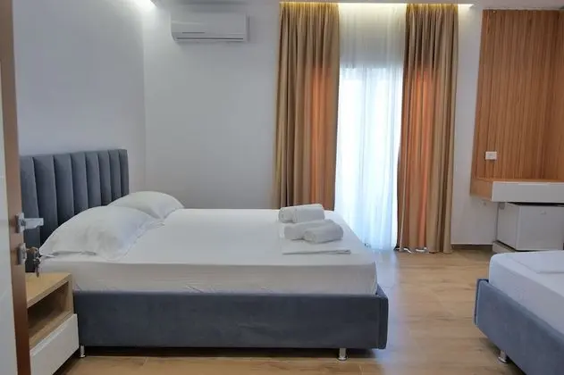 Üç Kişilik Oda, Balkon