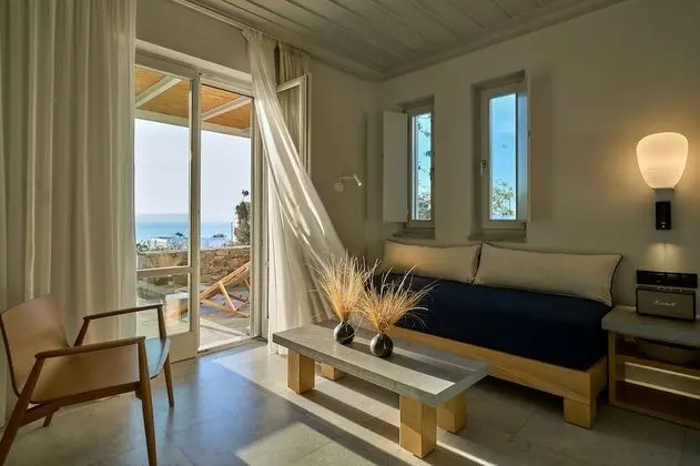 Sun Suite, Sea View