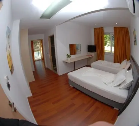 Dört Kişilik Oda, Balkon, Deniz Manzaralı