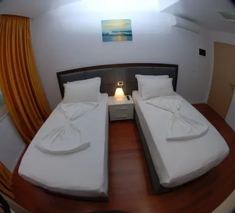 Dört Kişilik Oda, Balkon, Deniz Manzaralı