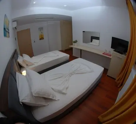 Dört Kişilik Oda, Balkon, Deniz Manzaralı