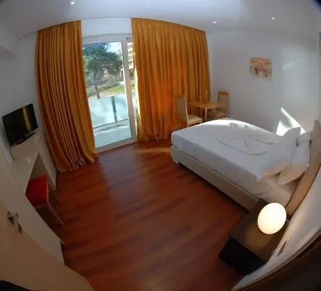 Dört Kişilik Oda, Balkon, Deniz Manzaralı