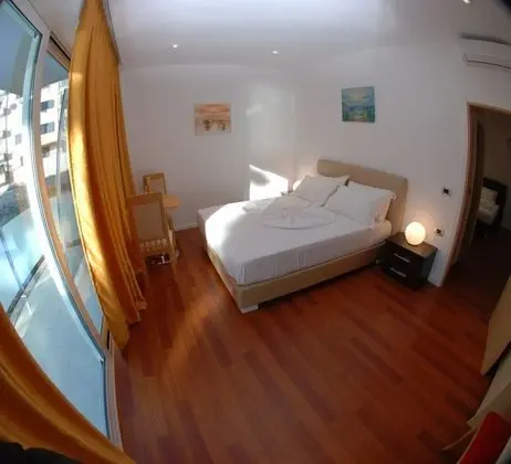 Dört Kişilik Oda, Balkon, Deniz Manzaralı