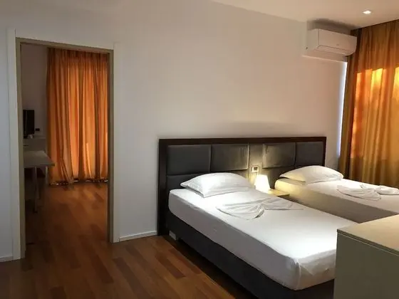 Dört Kişilik Oda, Balkon, Deniz Manzaralı