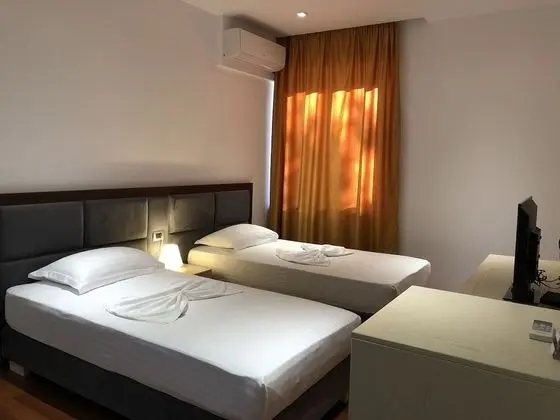 Dört Kişilik Oda, Balkon, Deniz Manzaralı