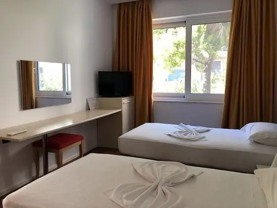 Dört Kişilik Oda, Balkon, Deniz Manzaralı