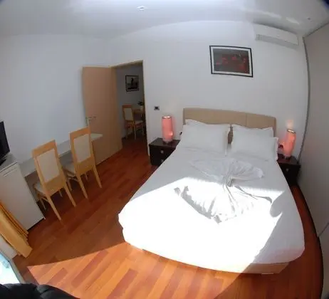 Tek Büyük Yataklı Oda, Balkon, Deniz Manzaralı