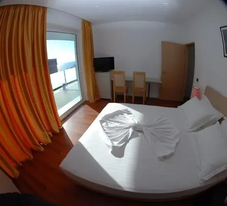 Tek Büyük Yataklı Oda, Balkon, Deniz Manzaralı