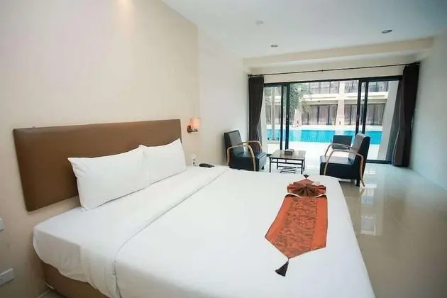 Deluxe Pool Access, Double Bed