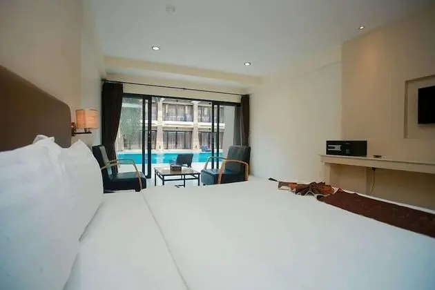 Deluxe Pool Access, Double Bed