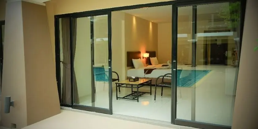Deluxe Pool Access, Double Bed