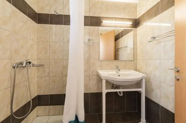 Tek Büyük veya İki Ayrı Yataklı Oda, 1 Yatak Odası