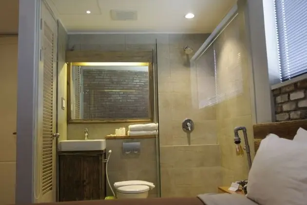 Deluxe Rustic