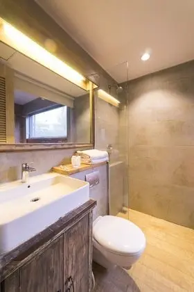 Deluxe Rustic