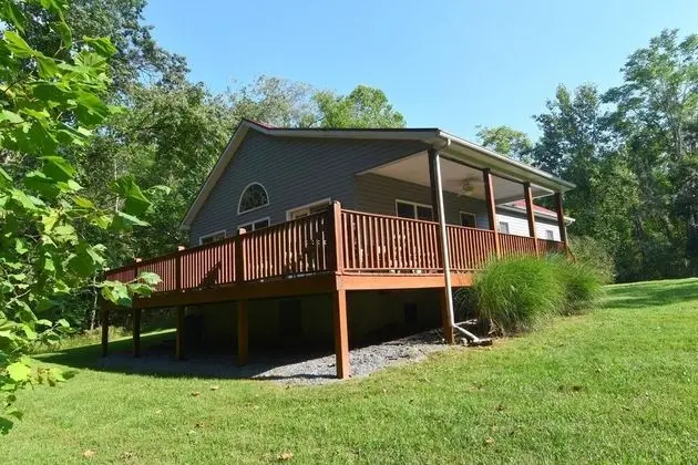 Ev, Birden Çok Yatak (Summerfield Cottage at Sleepy Creek)
