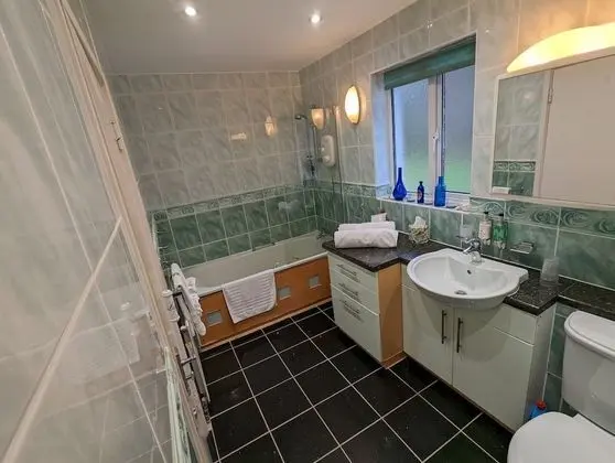Comfort Tek Büyük Yataklı Oda, Özel Banyo, Bahçe Manzaralı (Hedgerows)