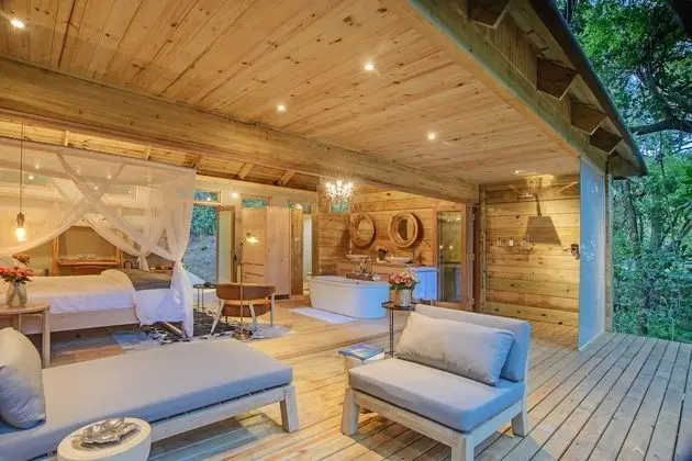 Luxury Tek Büyük Yataklı Oda (Forest)