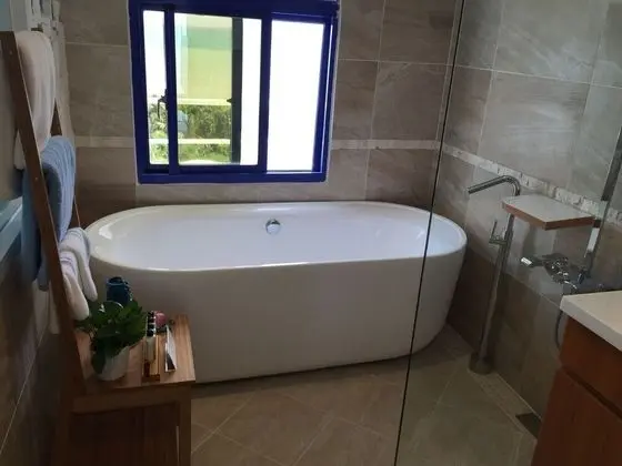 Deluxe Tek Büyük Yataklı Oda, Balkon, Deniz Manzaralı