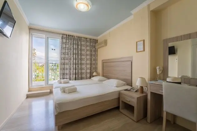 Standard Tek Büyük Yataklı Oda, Bahçe Manzaralı