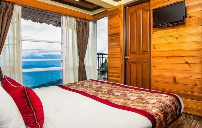 Deluxe Kanchenjunga View Room with Balcony