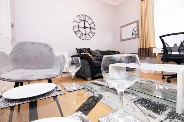 Apart Daire, 1 Büyük (Queen) Boy Yatak