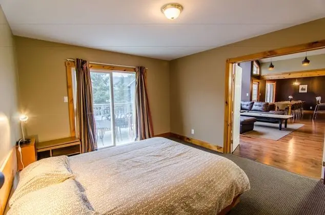 Kır Evi, Birden Çok Yatak Odası, Mutfak (Linen & Towels Not Included)