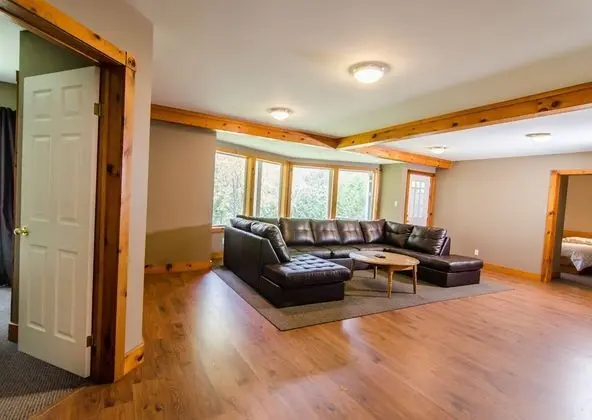 Kır Evi, Birden Çok Yatak Odası, Mutfak (Linen & Towels Not Included)