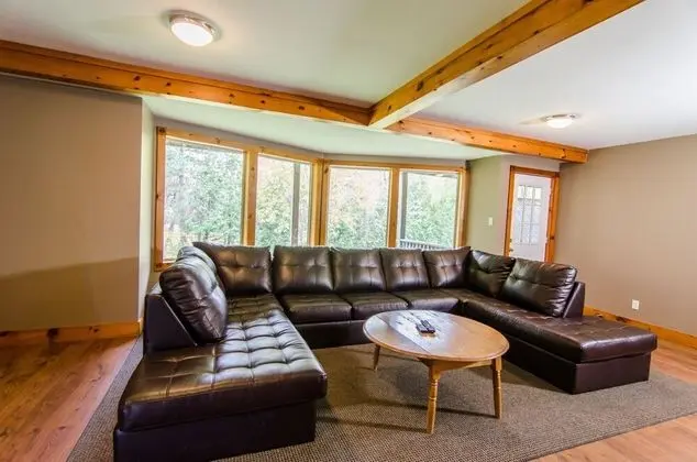 Kır Evi, Birden Çok Yatak Odası, Mutfak (Linen & Towels Not Included)