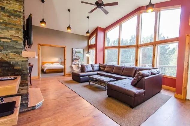 Kır Evi, Birden Çok Yatak Odası, Mutfak (Linen & Towels Not Included)