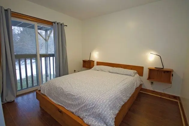 Kır Evi, Birden Çok Yatak Odası, Sıcak Su Havuzu (Linen & Towels Not Included)