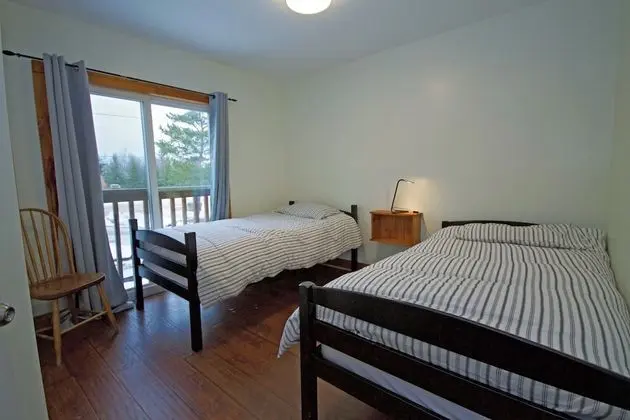 Kır Evi, Birden Çok Yatak Odası, Sıcak Su Havuzu (Linen & Towels Not Included)