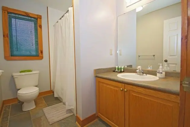 Kır Evi, Birden Çok Yatak Odası, Sıcak Su Havuzu (Linen & Towels Not Included)