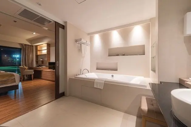 Two Bedroom Residence - Free Suvarnabhumi Airport Transfer