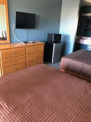 Deluxe Oda, 2 Çift Kişilik Yatak, Sigara İçilmez, Buzdolabı ve Mikrodalga
