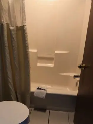 Deluxe Oda, 2 Çift Kişilik Yatak, Sigara İçilmez, Buzdolabı ve Mikrodalga