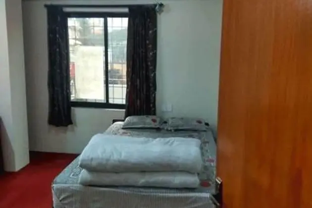 Basic Tek Büyük Yataklı Oda