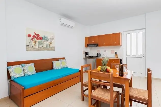 Apart Daire, Havuz Manzaralı (11)